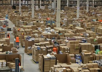 Ewakuacja magazynu Amazon w Fife. Znaleziono podejrzany ładunek