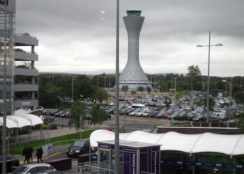 Szkocja: przylatujący z 30 krajów świata będą musieli odbywać kwarantannę w specjalnym hotelu