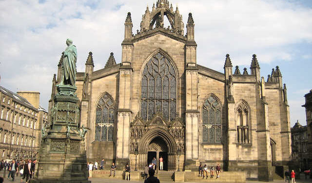 Chrześcijanie w Szkocji buntują się przeciwko zamknięciu kościołów i chcą pozwać rząd