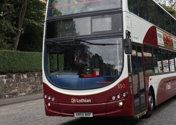 Edynburg: kierowca autobusu zaatakowany przez agresywnego 15-latka