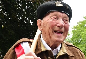 Edynburg: Ludwik Jaszczur, żołnierz i przyjaciel misia Wojtka, kończy dziś 94 lata