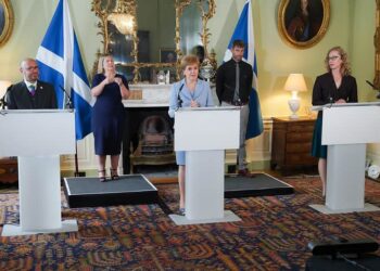 Szkocja: protesty po przyjęciu ustawy o paszportach szczepionkowych. „Rząd przeciw obywatelom”