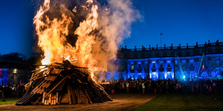 Edynburg: Bonfire Night. Zamknięto część połączeń autobusowych. Policja przestrzega